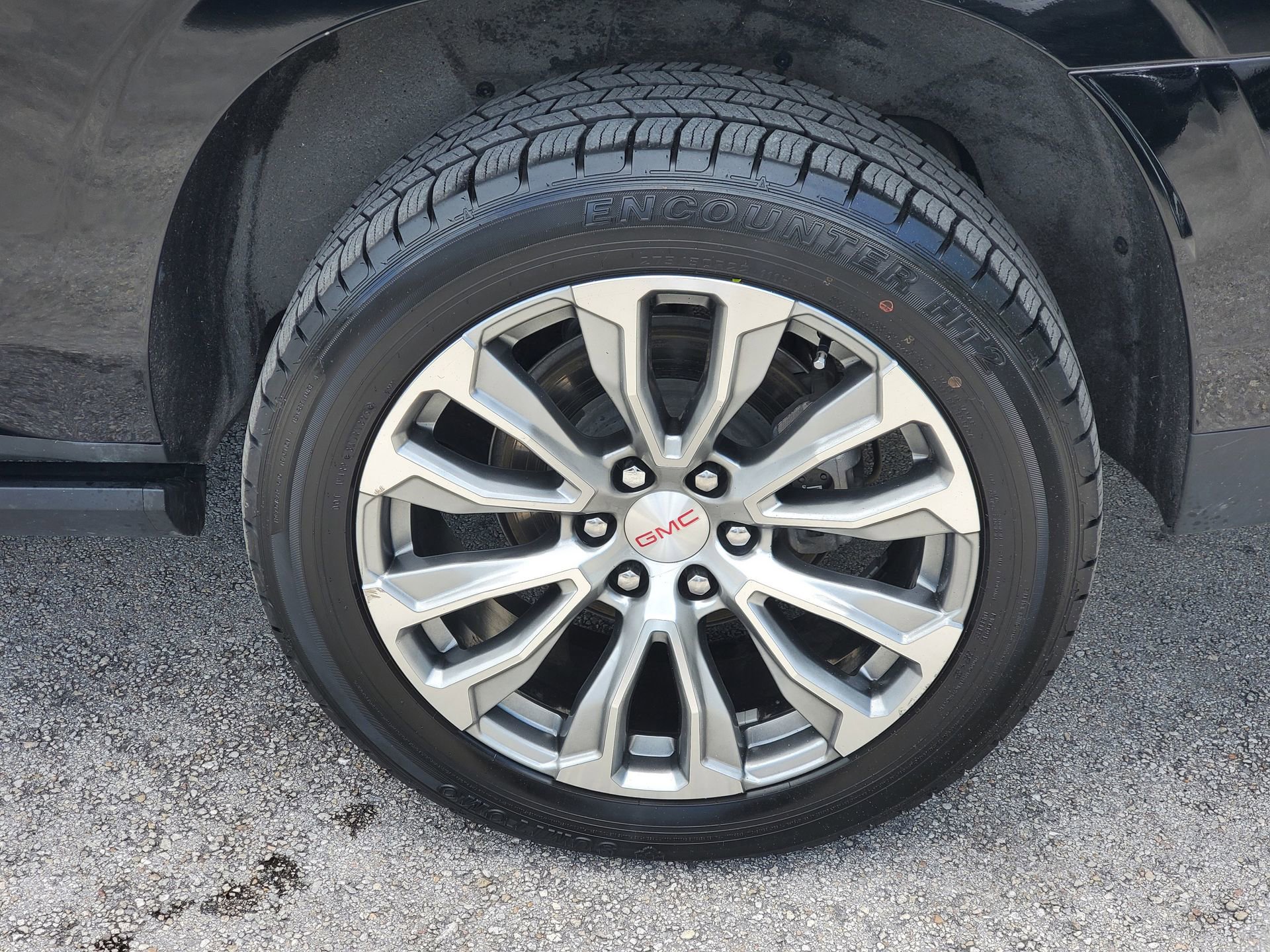 Used 2023 GMC Yukon XL Denali image 5