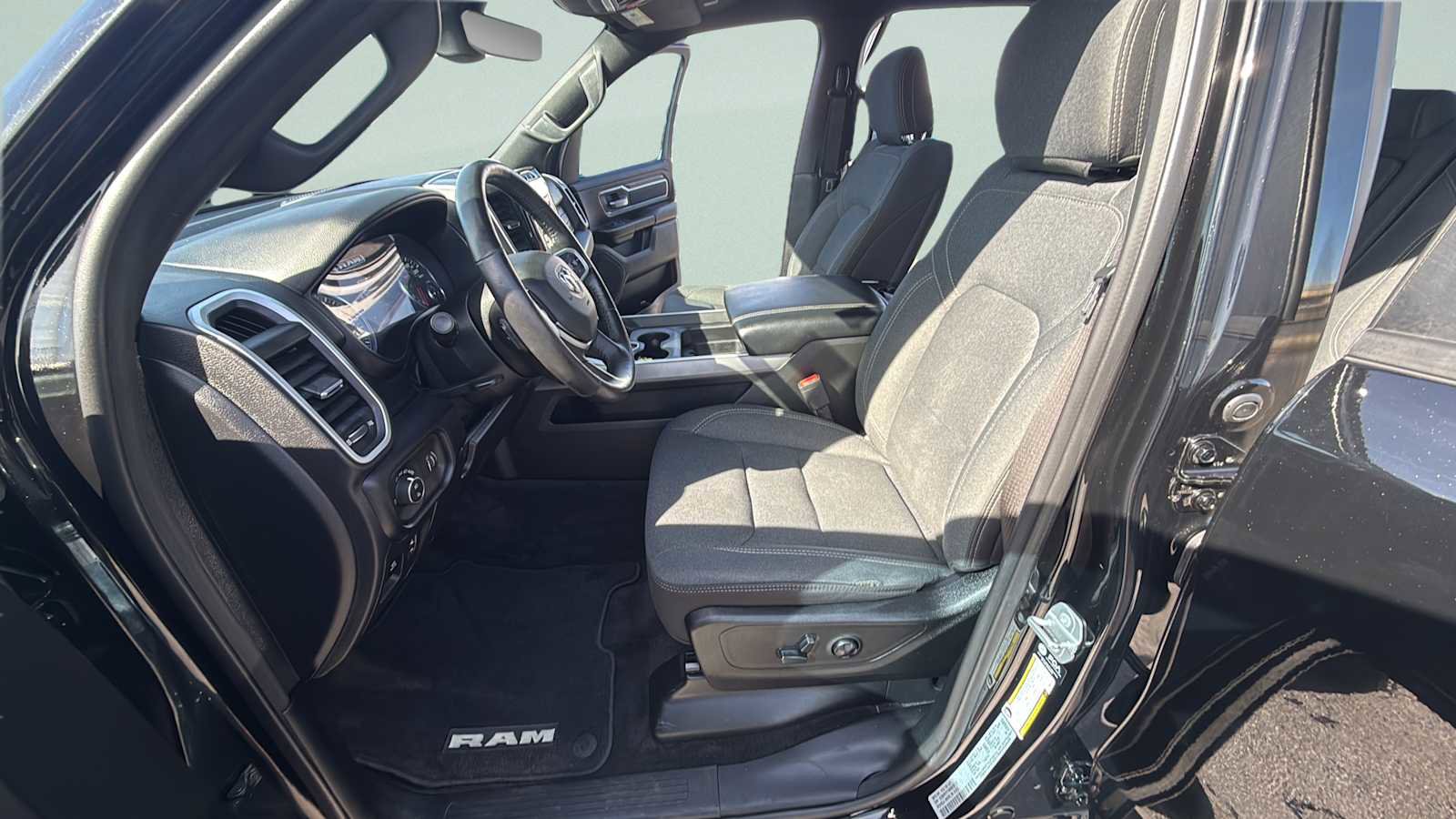 Used 2021 RAM 1500 Big Horn image 33