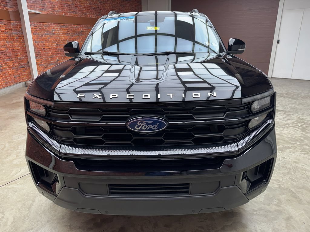 Certified 2025 Ford Expedition Active AWD/4WD image 9