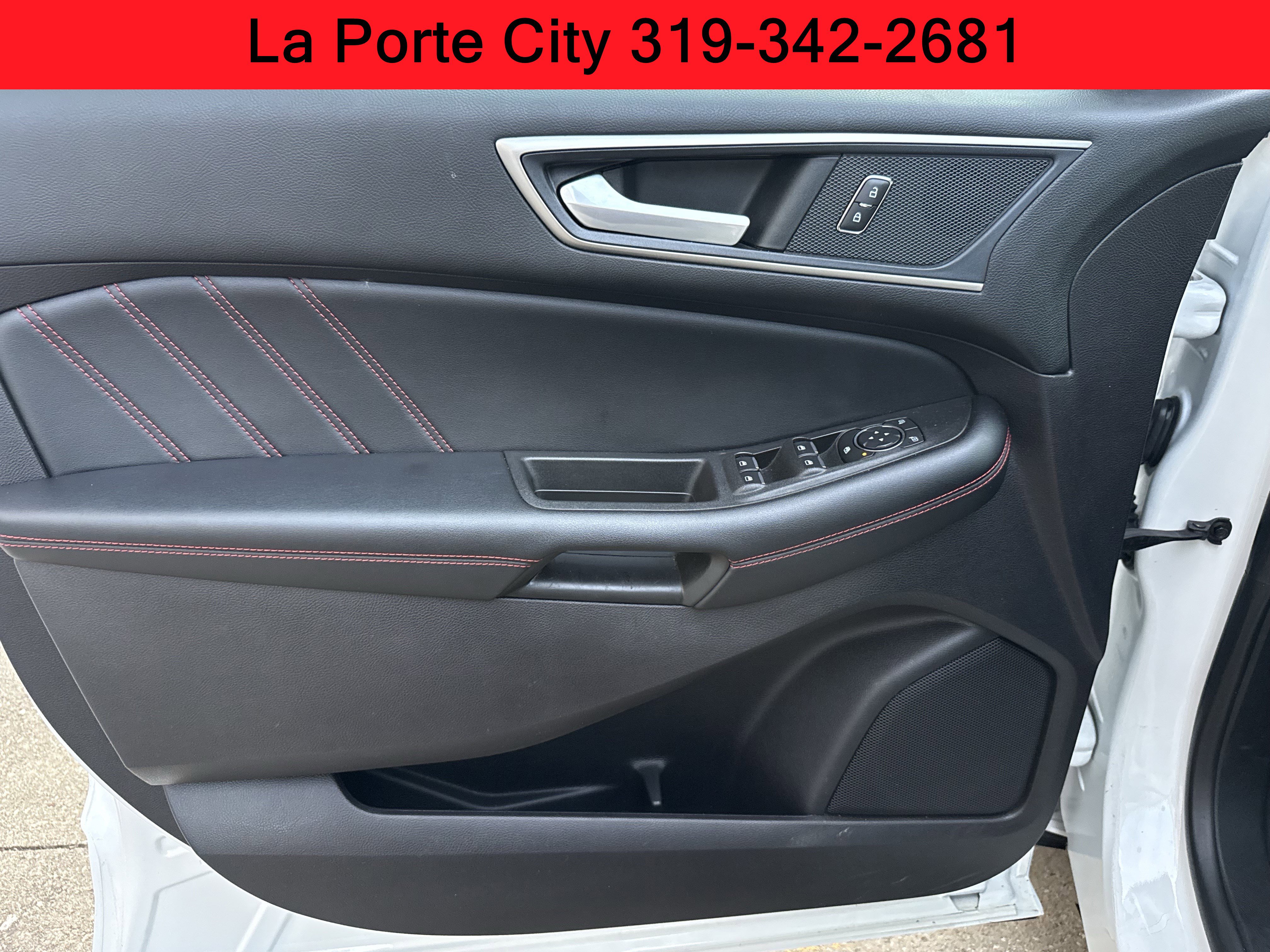 Used 2022 Ford Edge ST-Line w/ Class II Trailer Tow Package image 9