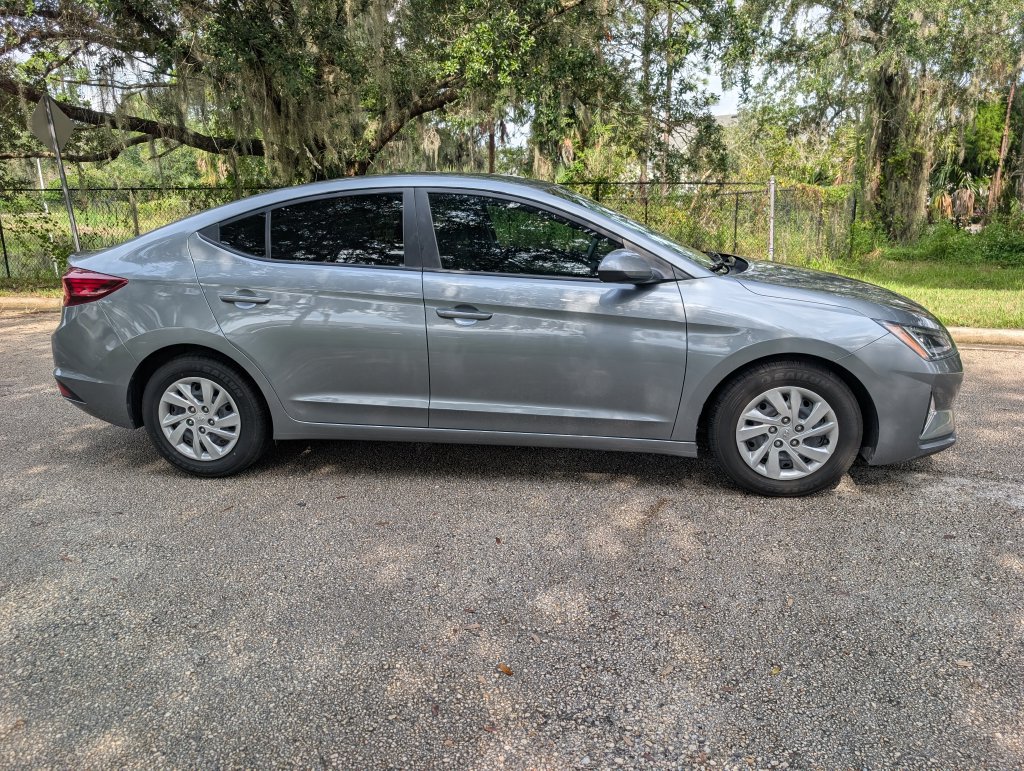 Used 2019 Hyundai Elantra SE FWD image 10