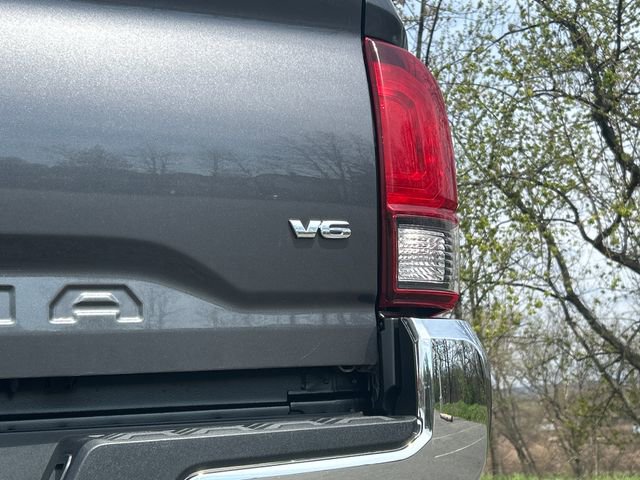 Used 2018 Toyota Tacoma SR5 image 28