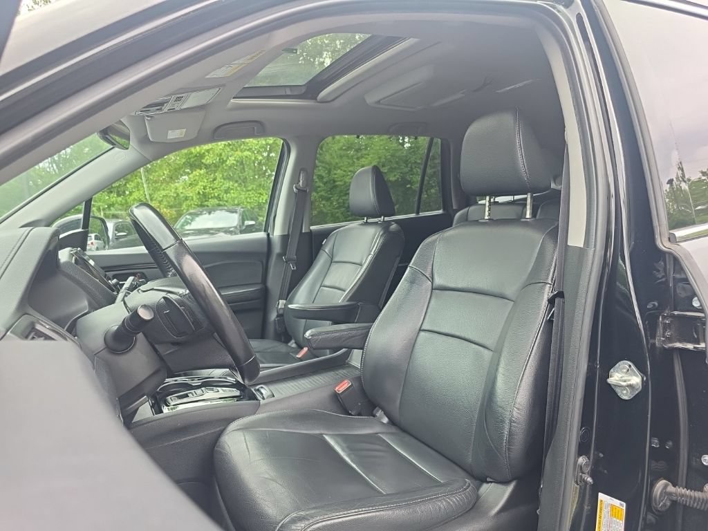 Used 2019 Honda Pilot Touring image 16