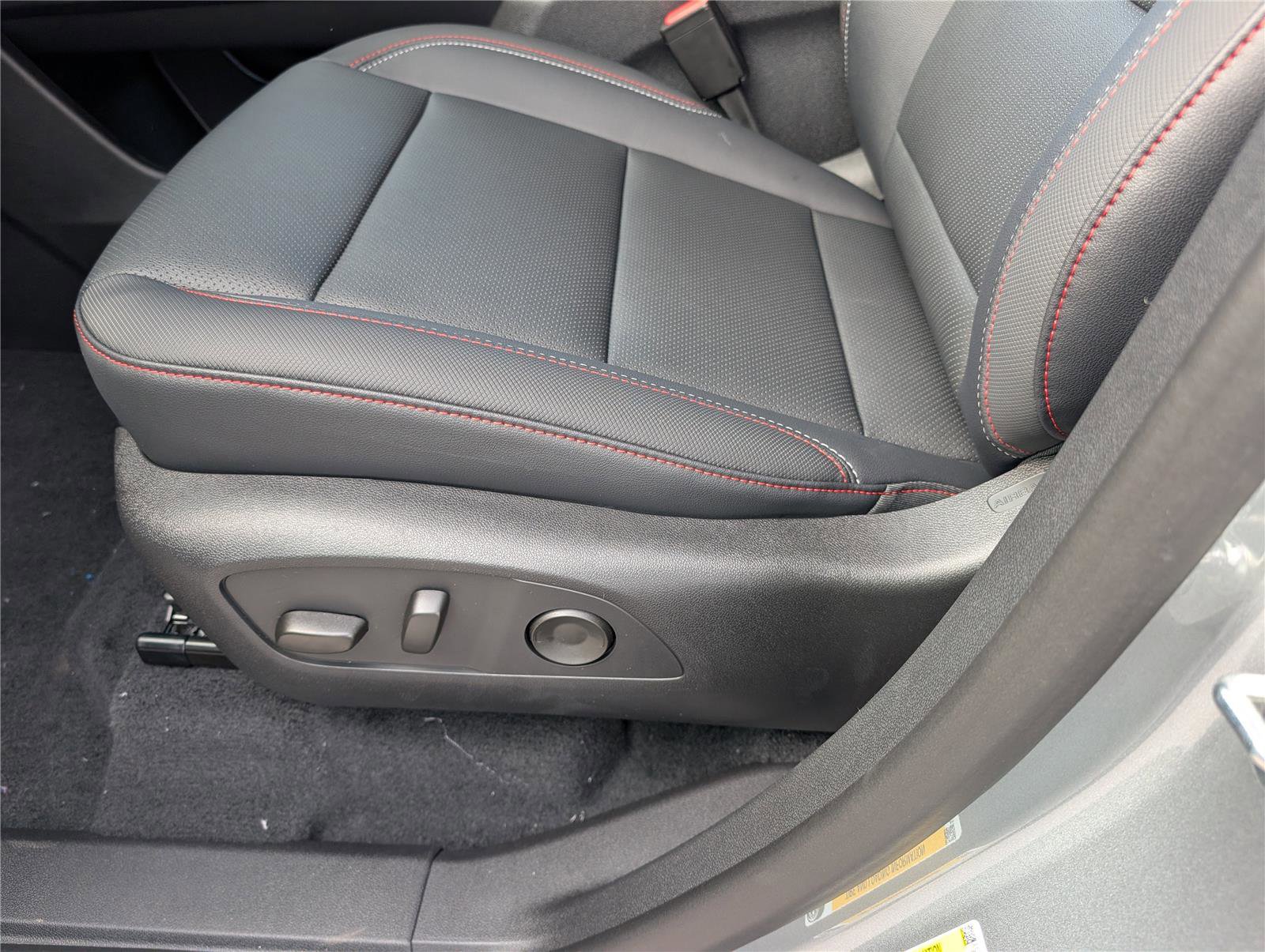 New 2026 Chevrolet Traverse Z71 w/ LPO, Floor Liner Package AWD/4WD image 19