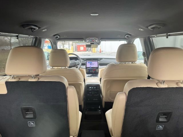 Used 2023 Jeep Grand Cherokee L Limited w/ Luxury Tech Group II image 16