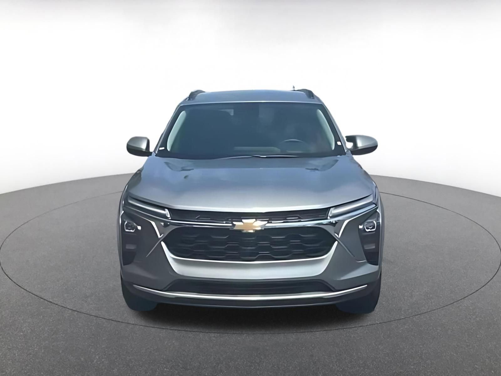 Used 2025 Chevrolet Trax LT w/ LT Convenience Package FWD image 4