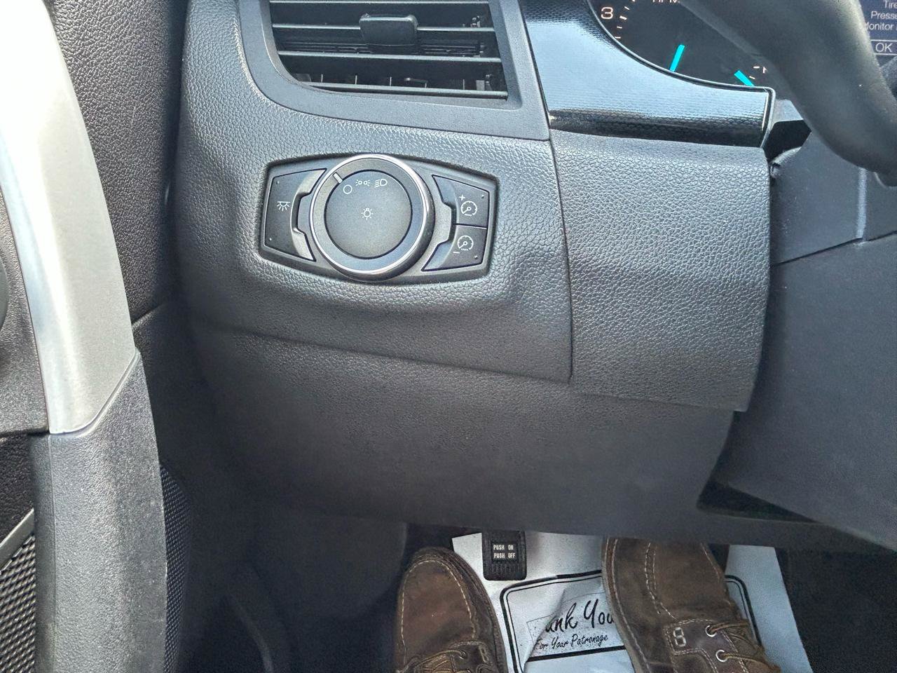 Used 2011 Ford Edge SE FWD image 24