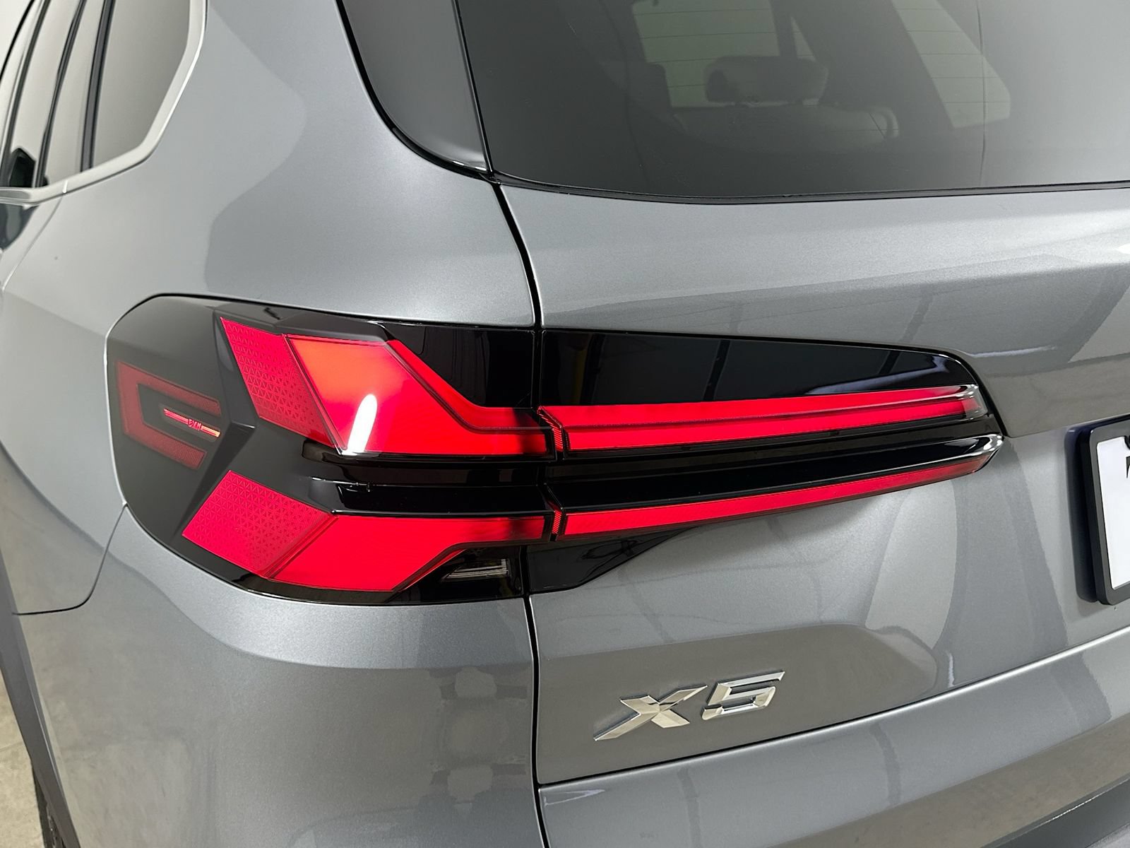New 2026 BMW X5 xDrive50e w/ Executive Package AWD/4WD image 12