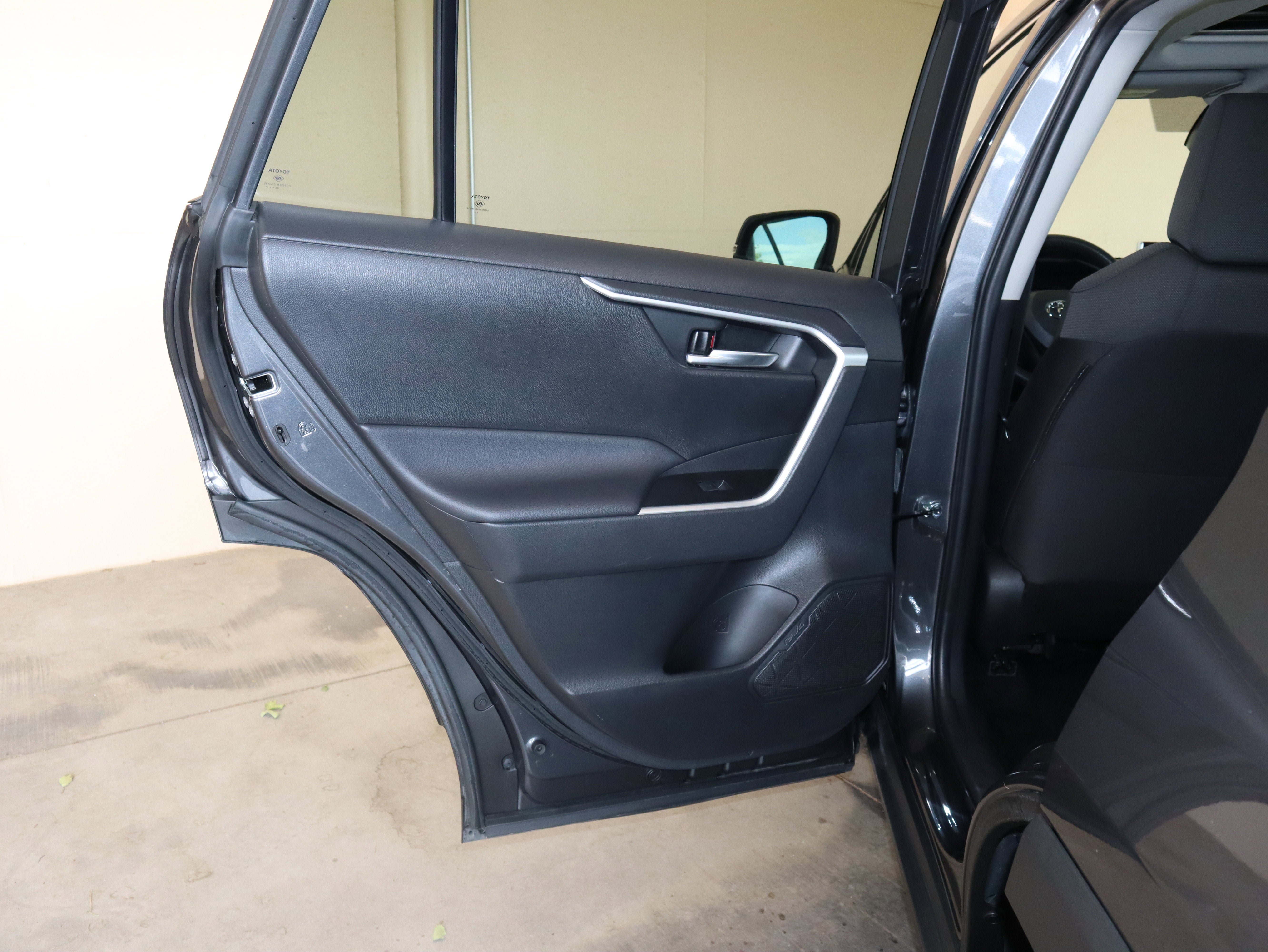 Used 2024 Toyota RAV4 XLE w/ Convenience Package FWD image 38