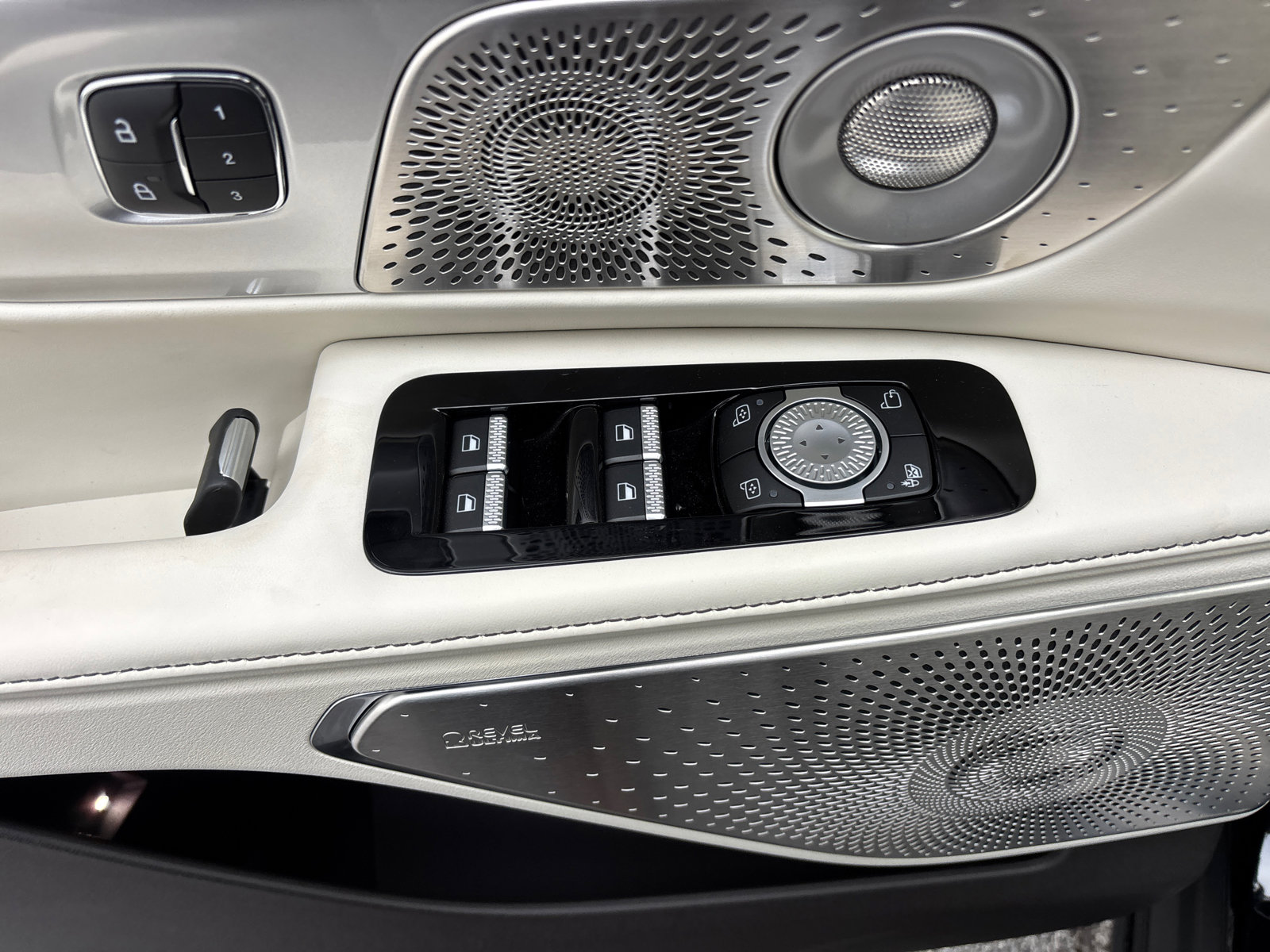 New 2026 Lincoln Nautilus Black Label image 13