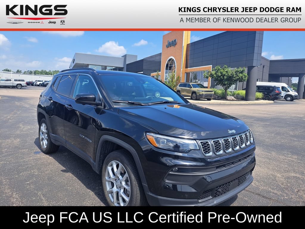 Used 2024 Jeep Compass Latitude w/ Sun and Sound Group AWD/4WD image 1