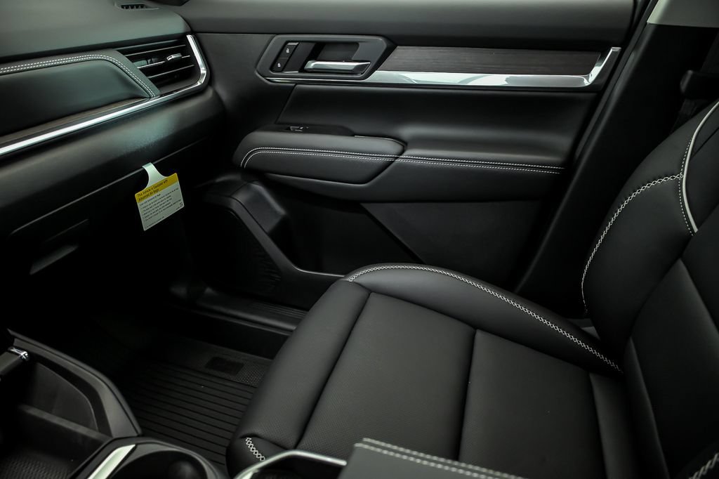 New 2026 GMC Terrain Denali w/ LPO, Floor Liner Package AWD/4WD image 18