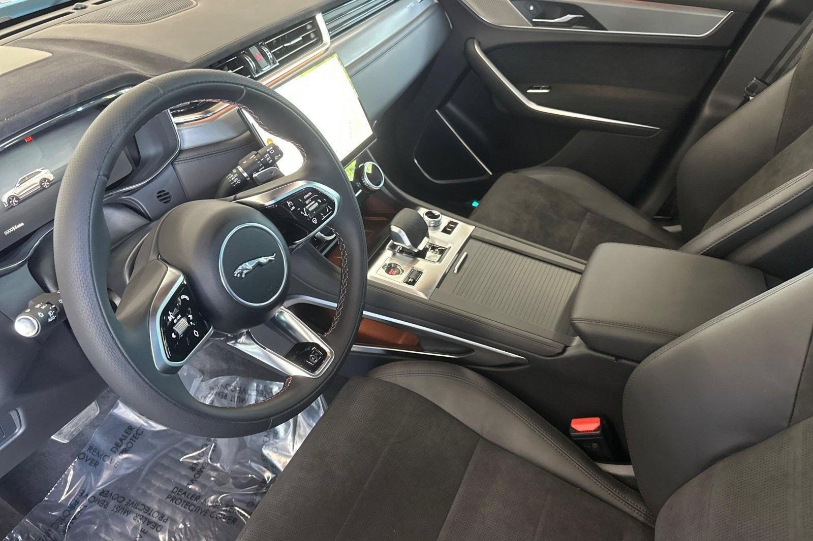 New 2026 Jaguar F-PACE SVR 575 Edition AWD/4WD image 4