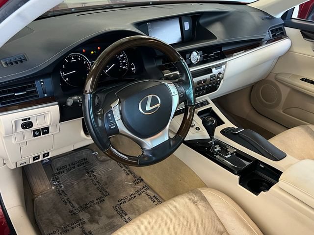 Used 2014 Lexus ES 350 w/ Luxury Package FWD image 19