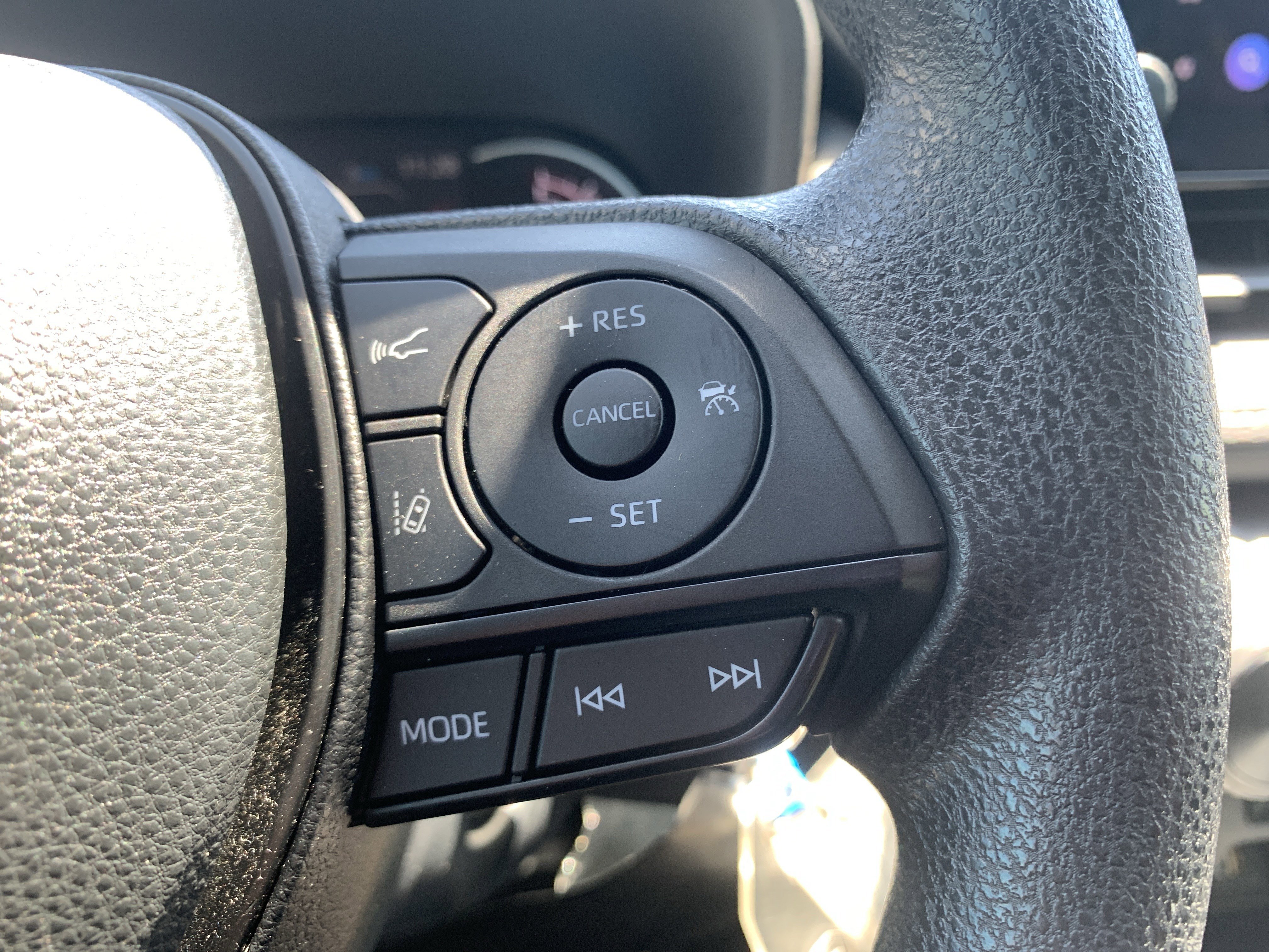 Used 2023 Toyota RAV4 LE FWD image 20
