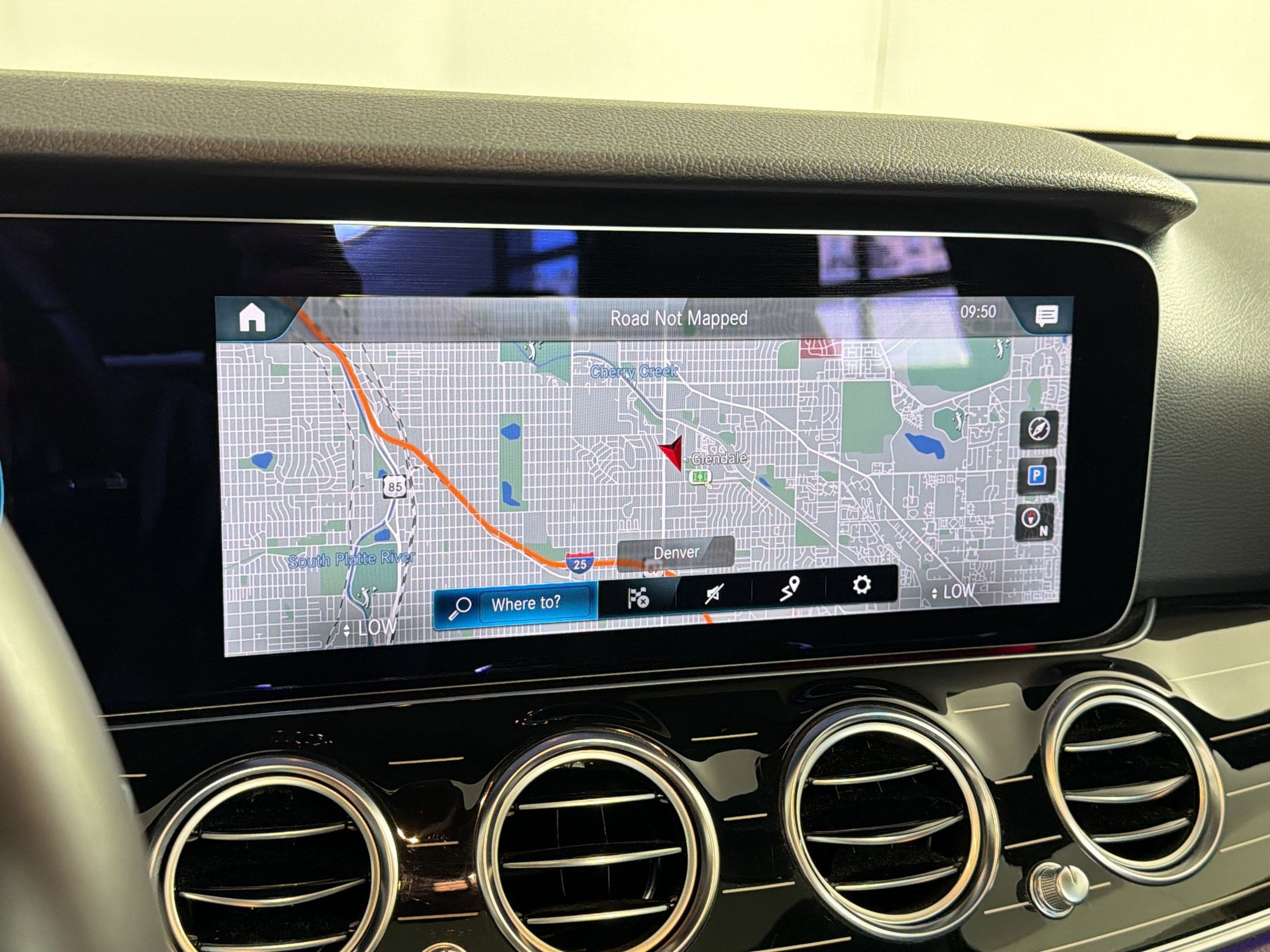 Used 2023 Mercedes-Benz E 350 4MATIC Sedan image 25