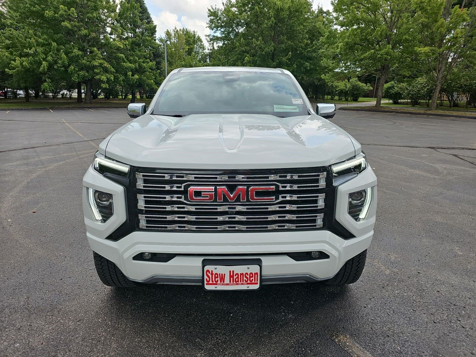 Used 2025 GMC Canyon Denali AWD/4WD image 9