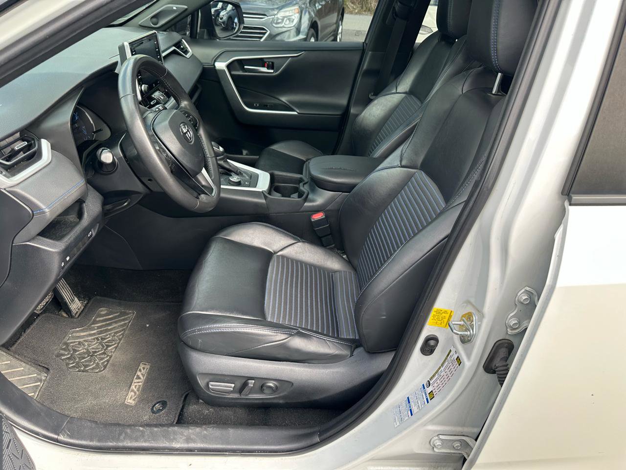Used 2019 Toyota RAV4 XSE w/ Carpet Mat Package AWD/4WD image 10