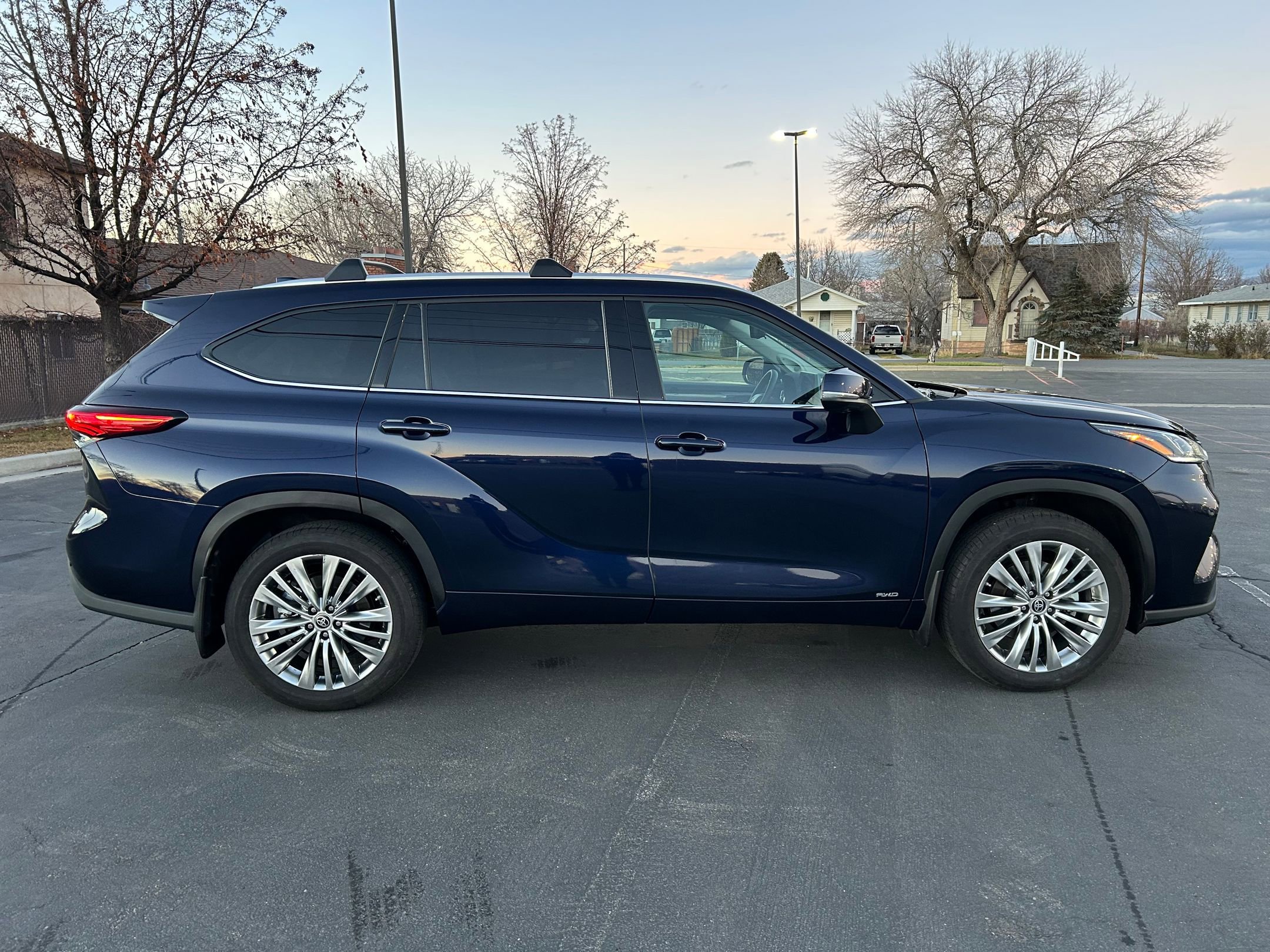 Used 2023 Toyota Highlander Platinum image 6