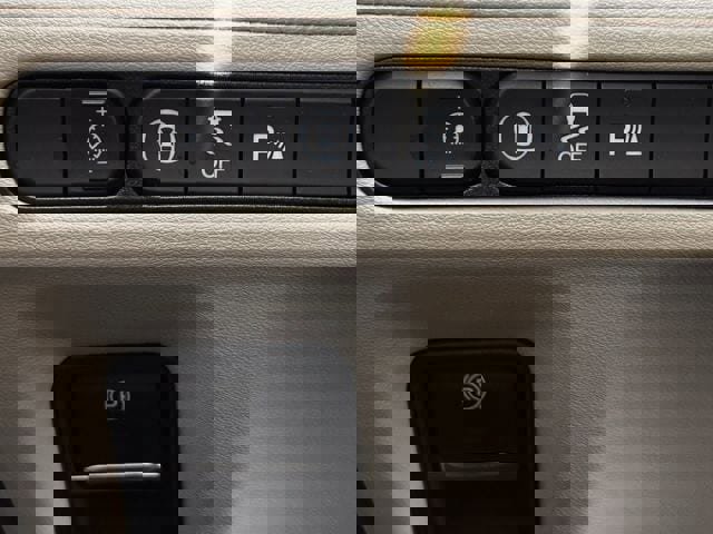 Certified 2025 Acura MDX w/ Technology Package image 23