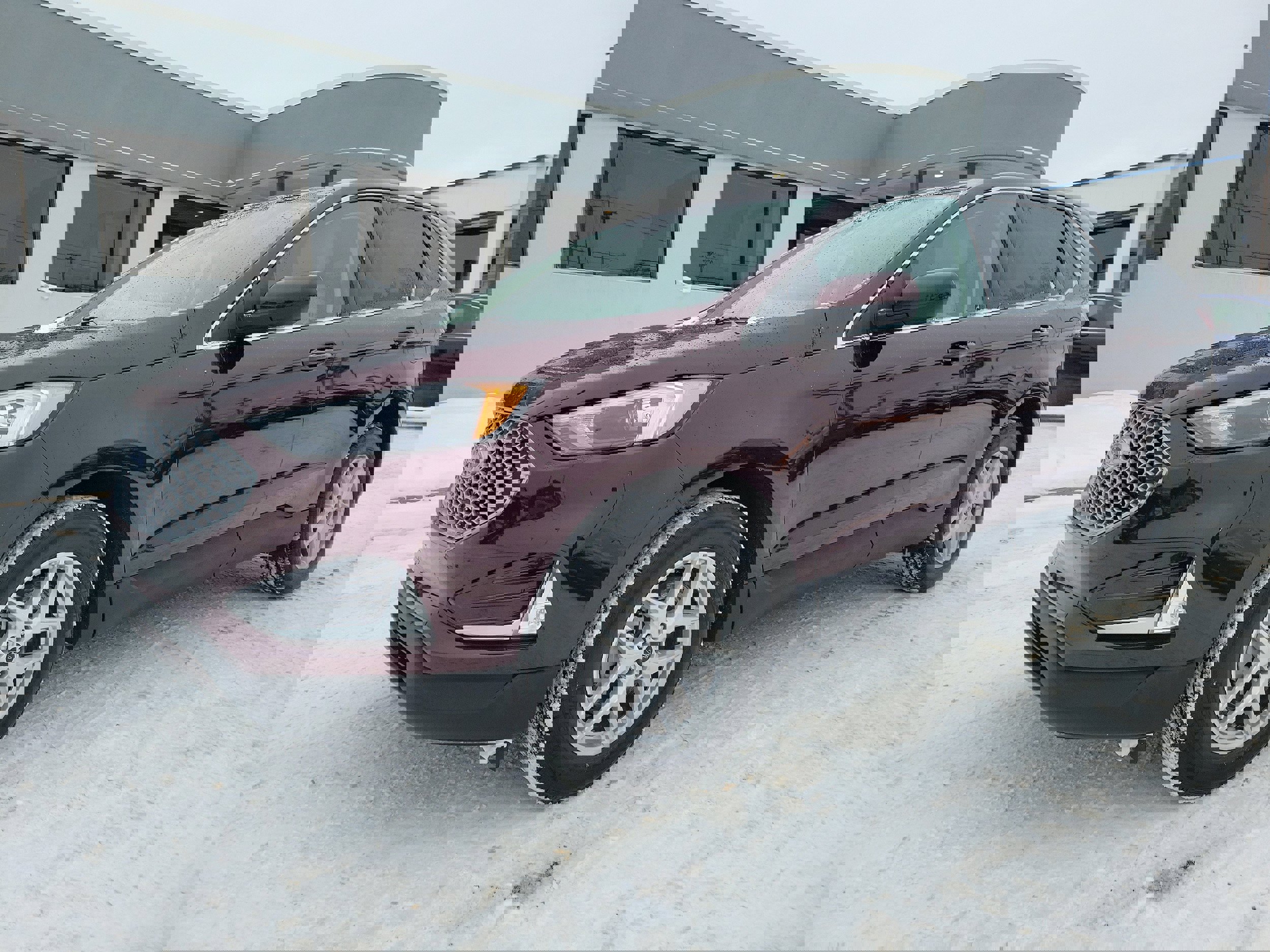 Used 2024 Ford Edge SEL w/ Convenience Package image 2