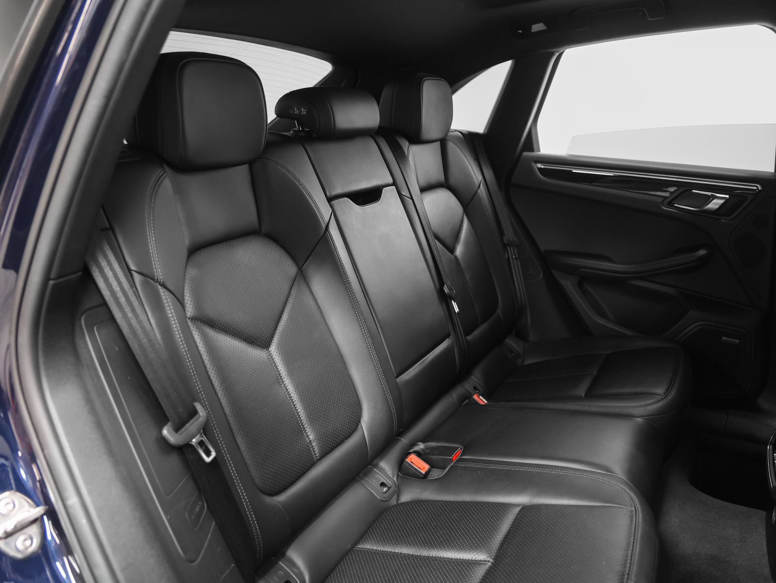 Certified 2018 Porsche Macan Sport Edition AWD/4WD image 23
