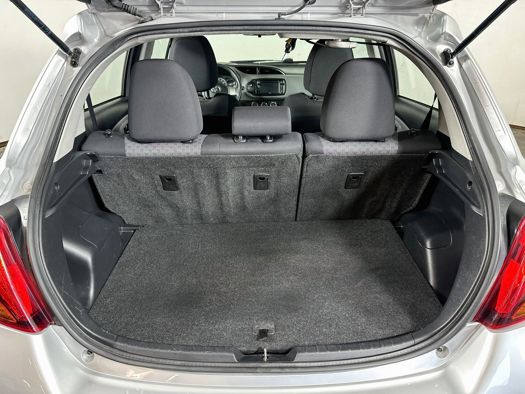 Used 2015 Toyota Yaris LE FWD image 22