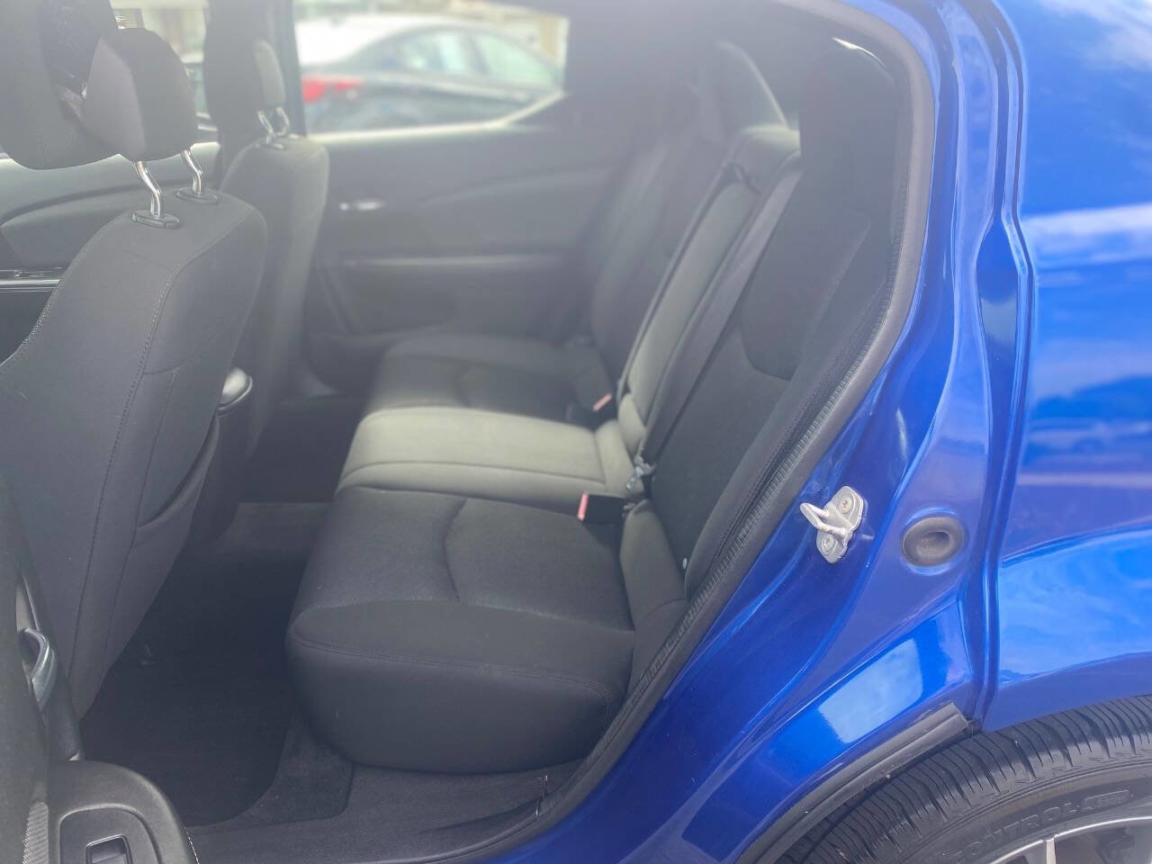 Used 2013 Dodge Avenger SE FWD image 9
