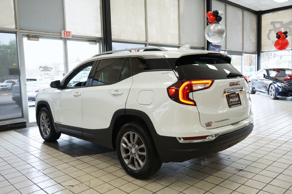 Used 2023 GMC Terrain SLT FWD image 5