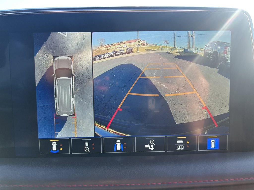 Used 2022 Chevrolet Suburban RST w/ Luxury Package image 31