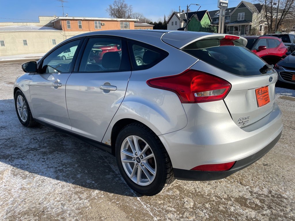 Used 2018 Ford Focus SE w/ Cold Weather Package image 13