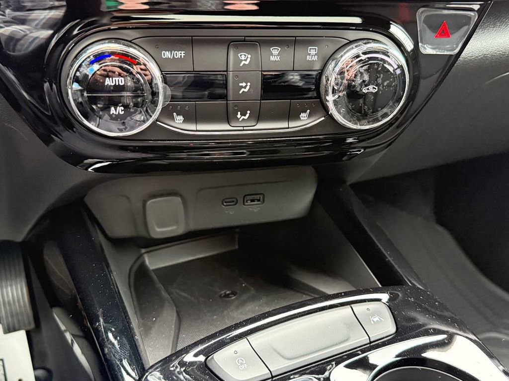 New 2026 Chevrolet Trax RS w/ Sunroof Package image 51