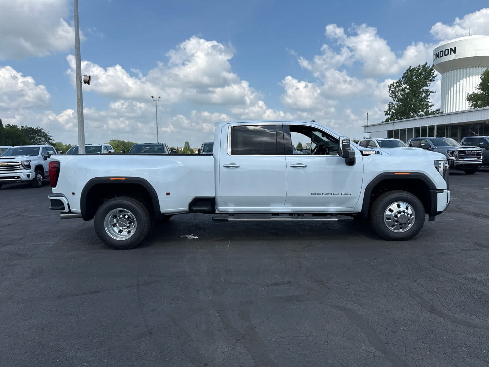 New 2026 GMC Sierra 3500 Denali w/ Technology Package AWD/4WD image 6