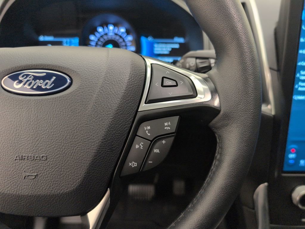 Used 2024 Ford Edge Titanium image 44