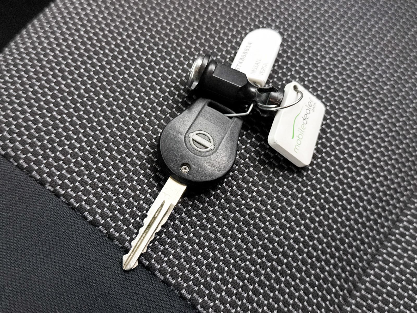 Used 2014 Nissan Versa SV FWD image 27