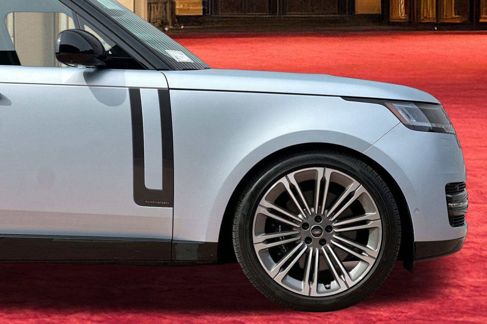 Used 2025 Land Rover Range Rover Long Wheelbase Autobiography image 38