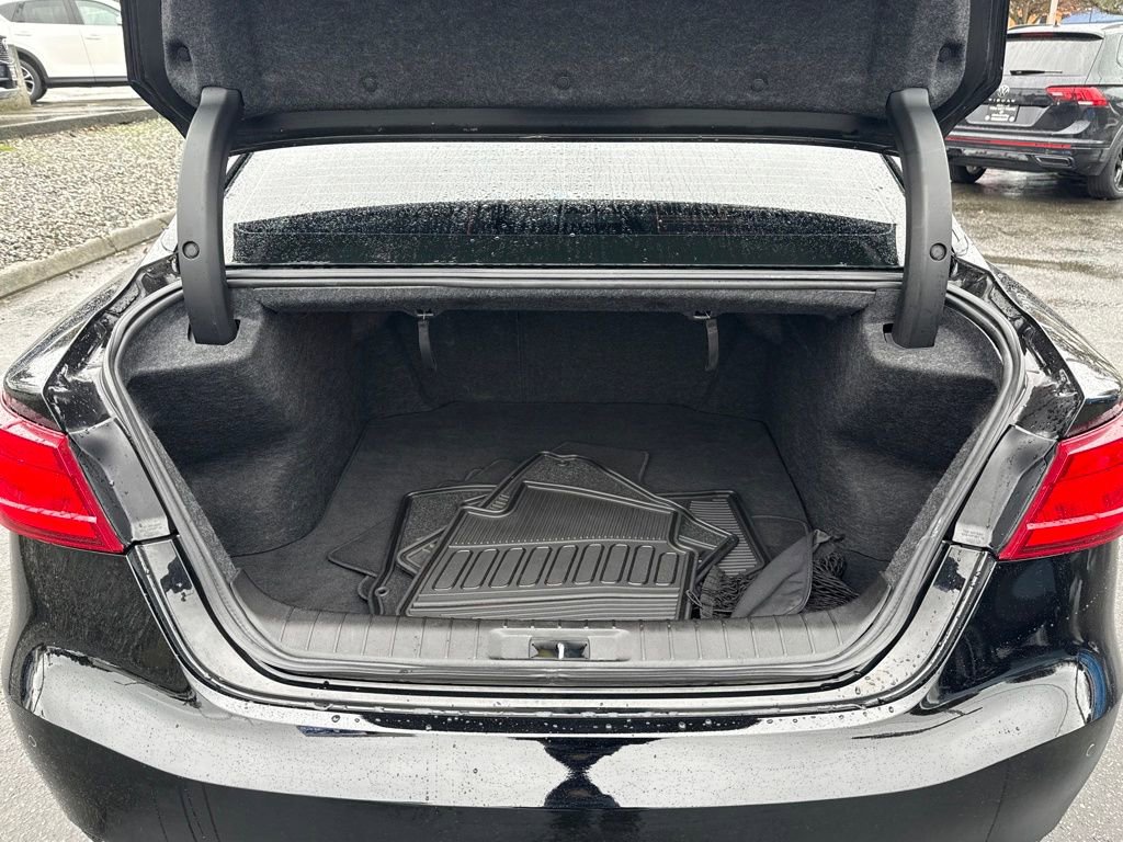 Used 2017 Nissan Maxima Platinum w/ Interior Lighting Package image 26