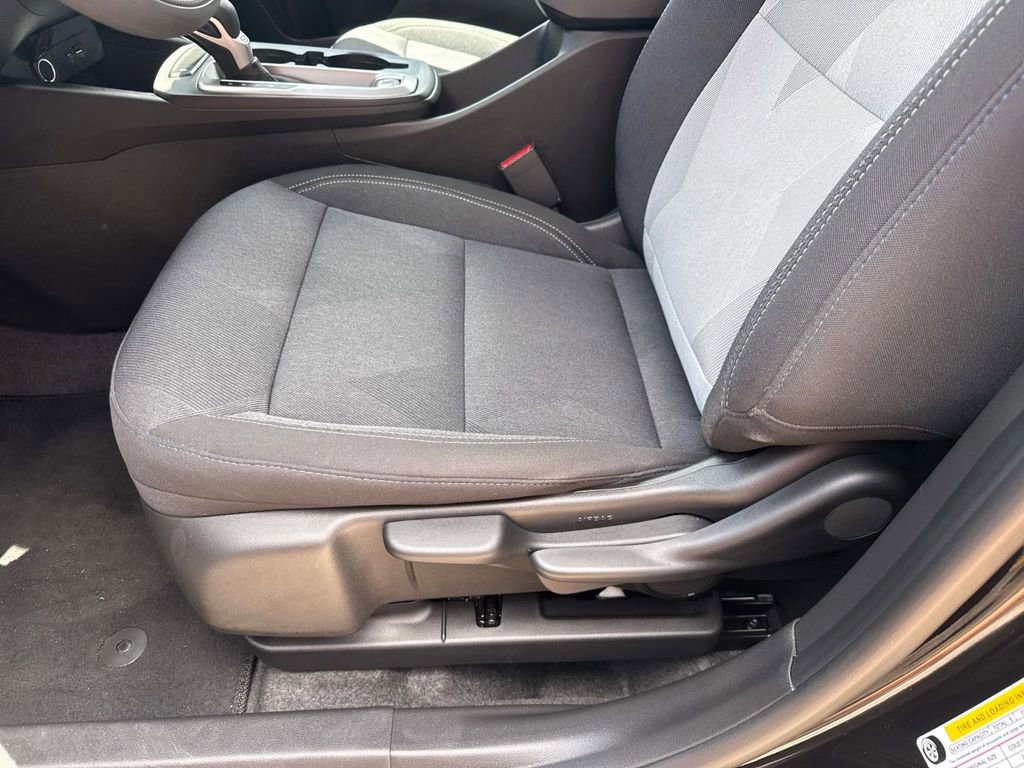 Certified 2025 Chevrolet Trax LS w/ LS Convenience Package FWD image 17