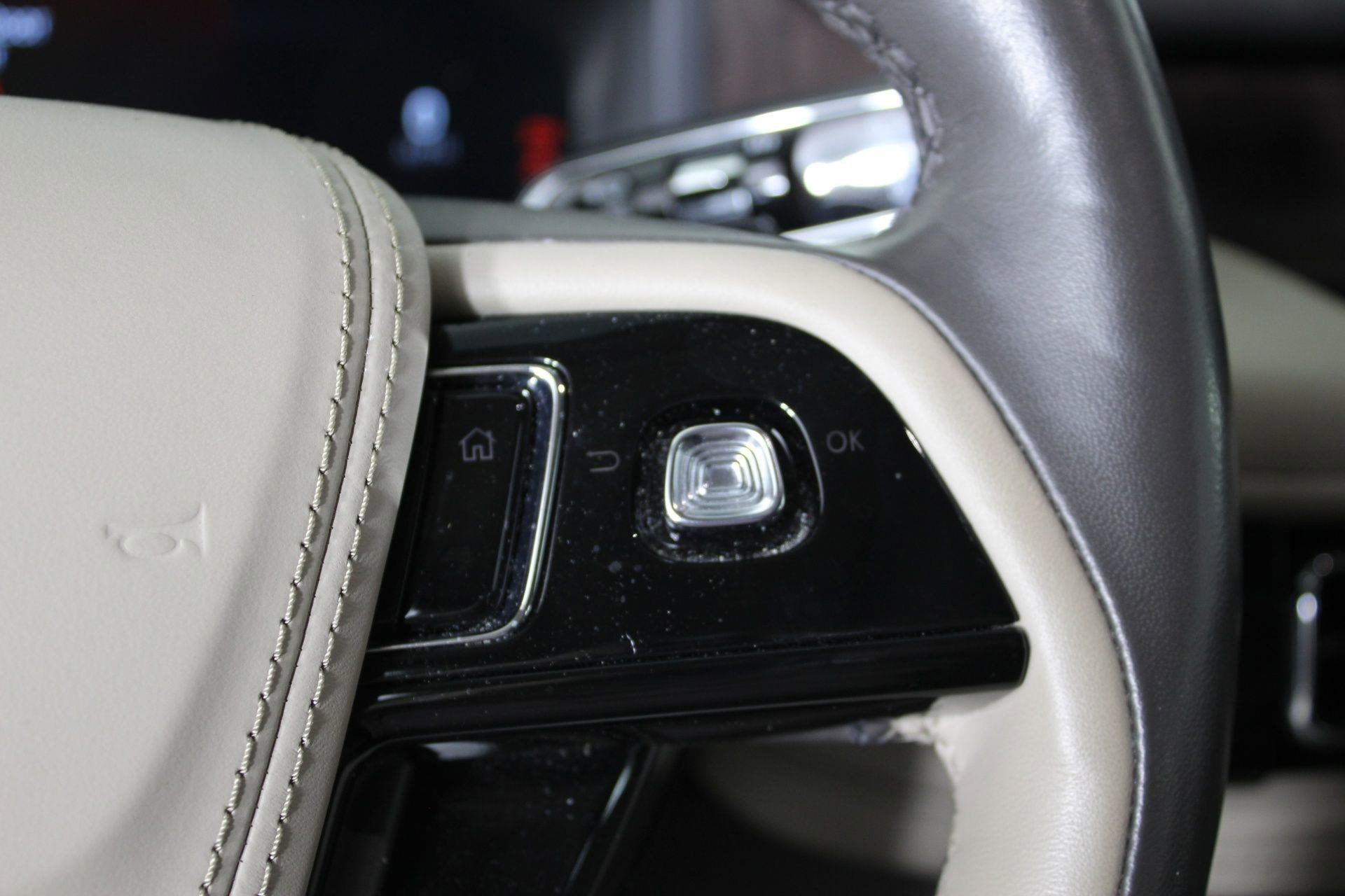 Used 2023 Lincoln Aviator Reserve w/ Equipment Group 201A image 32