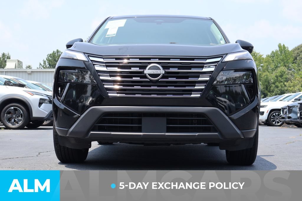 Used 2024 Nissan Rogue SV FWD image 3