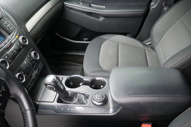 Used 2018 Ford Explorer XLT image 21