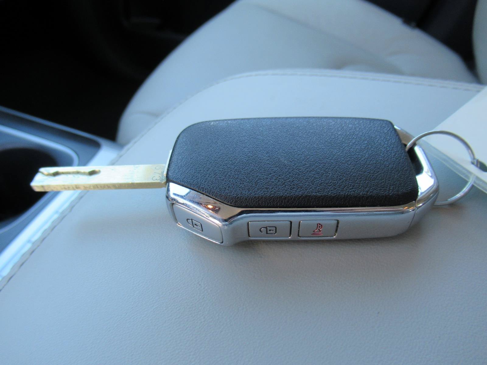 Used 2022 Kia Carnival LX FWD image 35