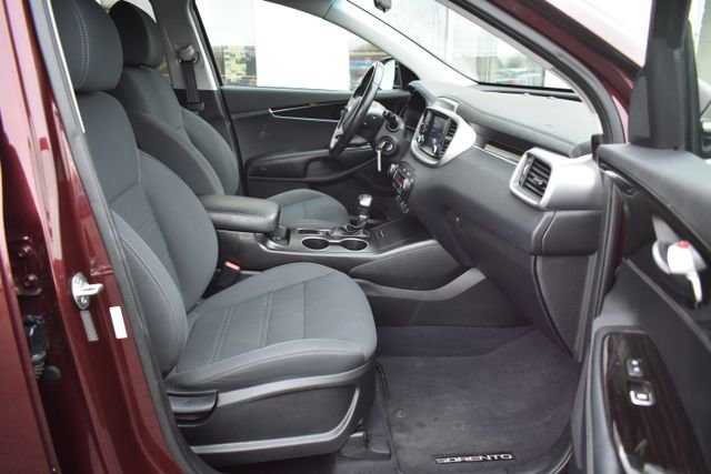 Used 2020 Kia Sorento LX w/ LX I4 Convenience Package image 38