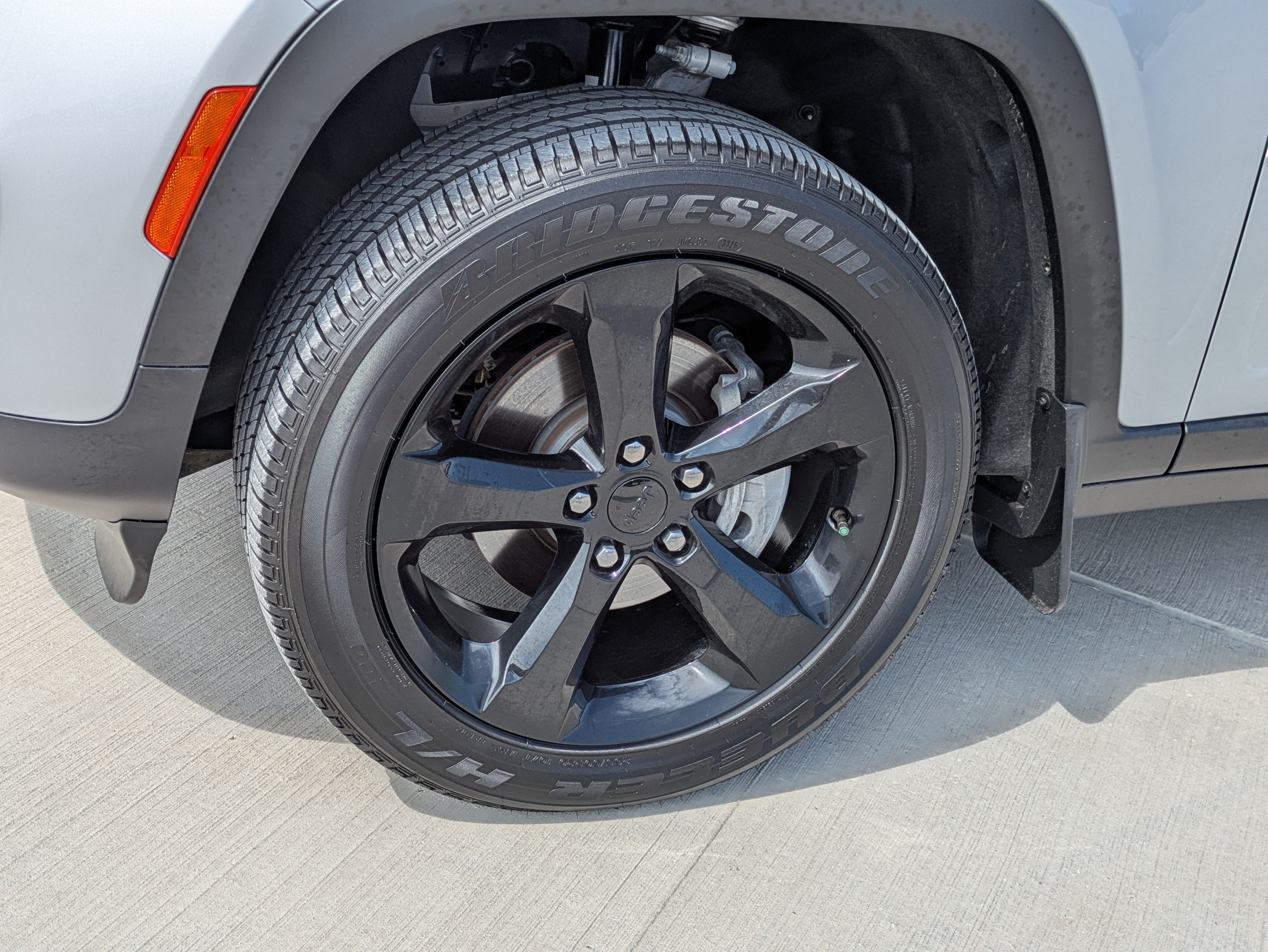 Certified 2025 Jeep Grand Cherokee Altitude RWD image 9