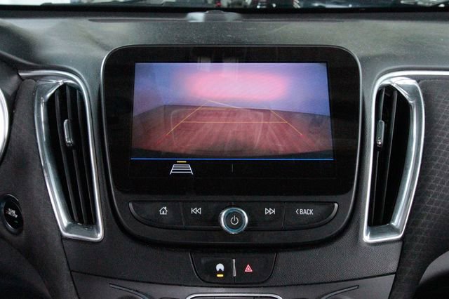 Used 2020 Chevrolet Malibu LT FWD image 15