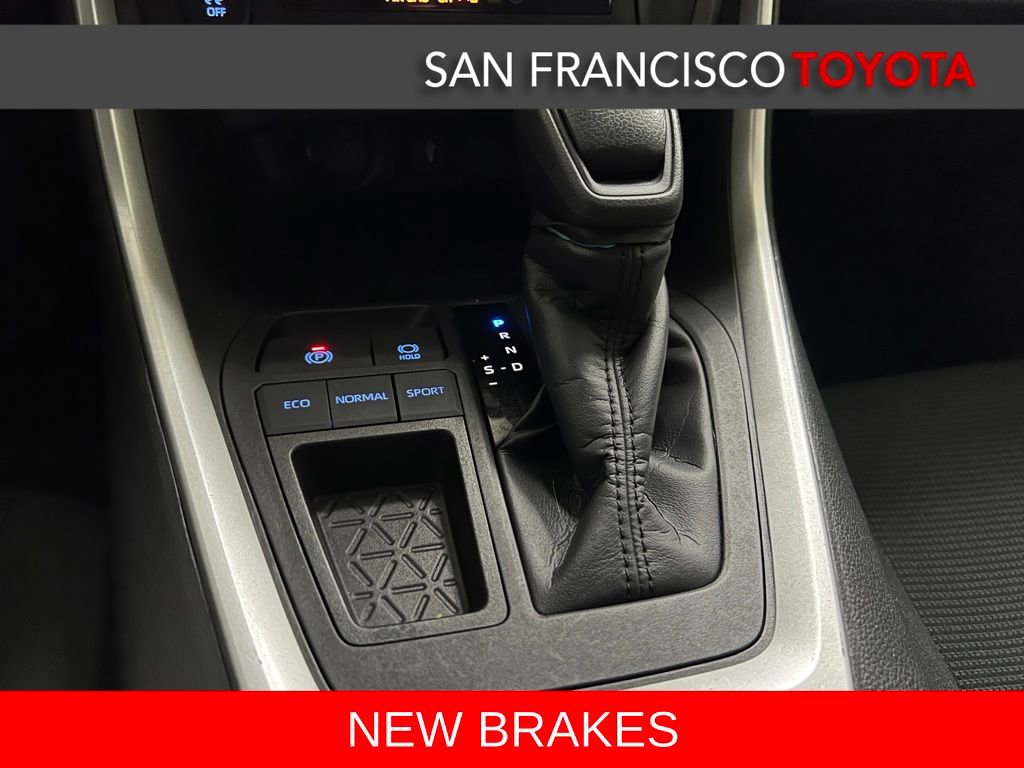 Used 2021 Toyota RAV4 LE image 22
