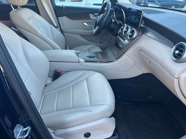 Used 2020 Mercedes-Benz GLC 300 4MATIC image 23