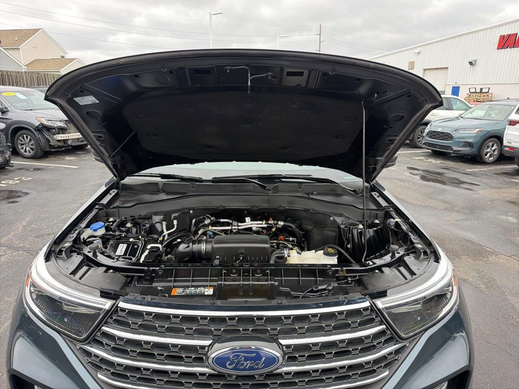 Used 2023 Ford Explorer XLT w/ Equipment Group 202A image 31