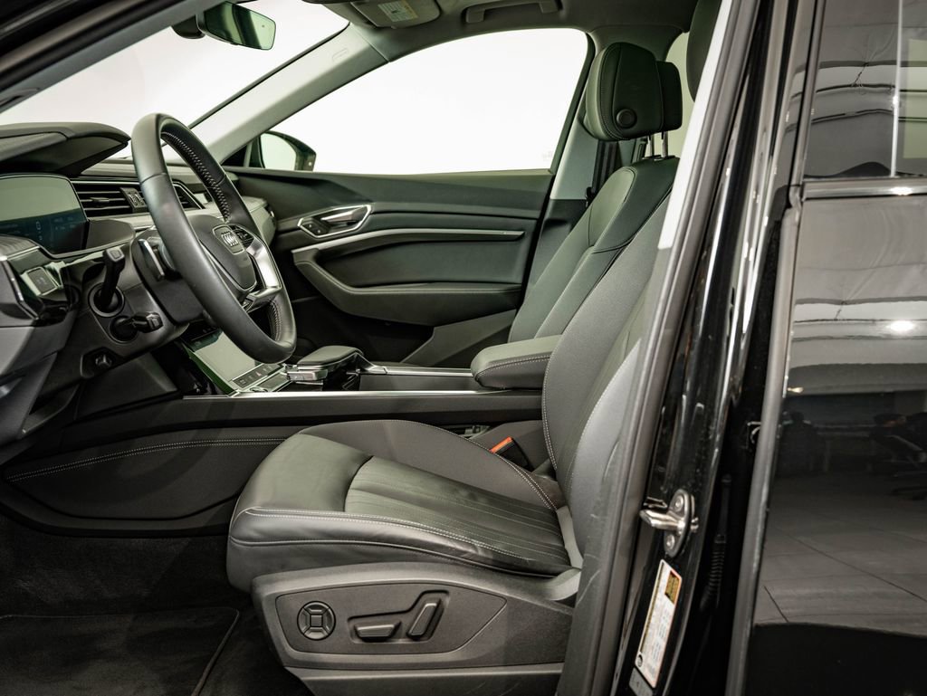 Used 2021 Audi e-tron Premium w/ Convenience Plus Package AWD/4WD image 22