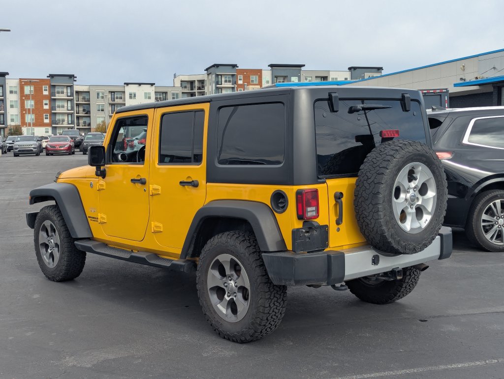 Used 2015 Jeep Wrangler Unlimited Sahara w/ Connectivity Group AWD/4WD image 6